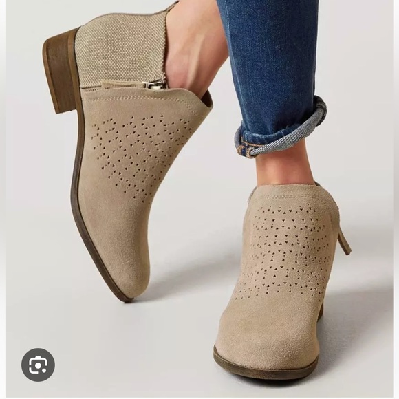 TOMS Delia desert taupe suede radial perf/farren bootie - Picture 1 of 8